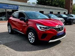 Renault Captur ICONIC TCE 4