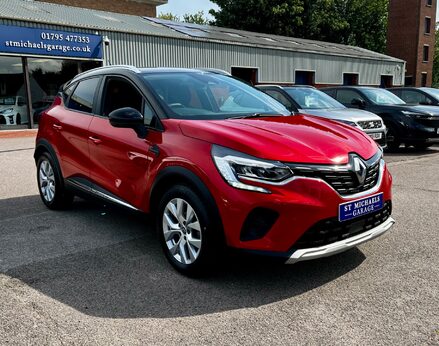 Renault Captur ICONIC TCE 4