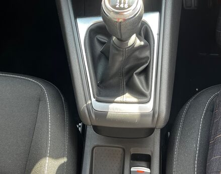 Renault Captur ICONIC TCE 51