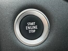 Renault Captur ICONIC TCE 52