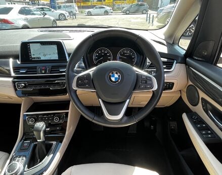 BMW 2 Series 225XE LUXURY ACTIVE TOURER 19