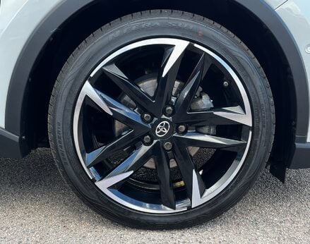 Toyota C-HR GR SPORT 16