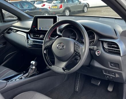 Toyota C-HR GR SPORT 18