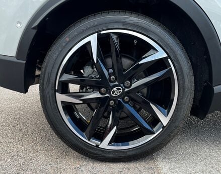 Toyota C-HR GR SPORT 15