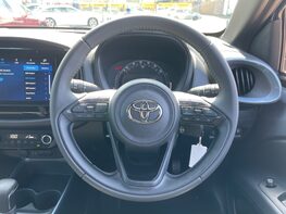 Toyota Aygo X VVT-I EDGE 17