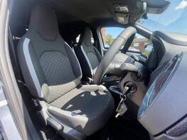 Toyota Aygo X VVT-I EDGE 49