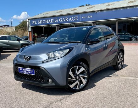 Toyota Aygo X VVT-I EDGE 1