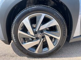 Toyota Aygo X VVT-I EDGE 14