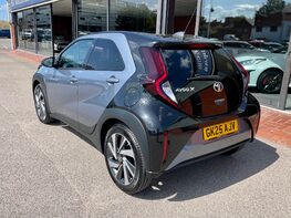 Toyota Aygo X VVT-I EDGE 6