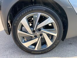 Toyota Aygo X VVT-I EDGE 13