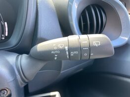 Toyota Aygo X VVT-I EDGE 46