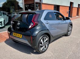 Toyota Aygo X VVT-I EDGE 8