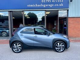 Toyota Aygo X VVT-I EDGE 9