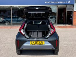 Toyota Aygo X VVT-I EDGE 54