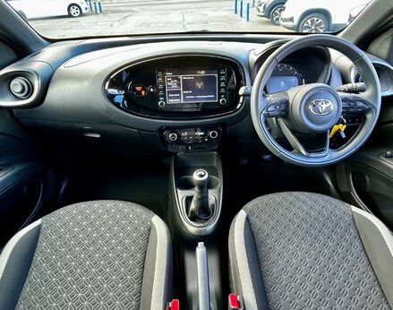 Toyota Aygo X VVT-I EDGE 2