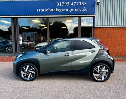Toyota Aygo X VVT-I EDGE 11