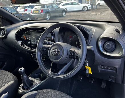 Toyota Aygo X VVT-I EDGE 18