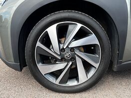 Toyota Aygo X VVT-I EDGE 13