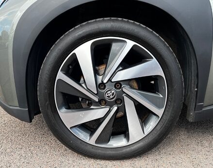 Toyota Aygo X VVT-I EDGE 13