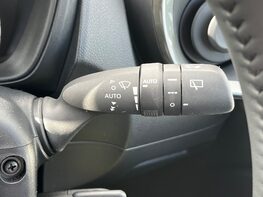 Toyota Aygo X VVT-I EDGE 51