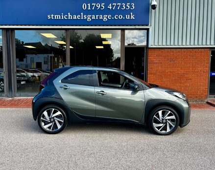 Toyota Aygo X VVT-I EDGE 10