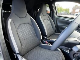 Toyota Aygo X VVT-I EDGE 54