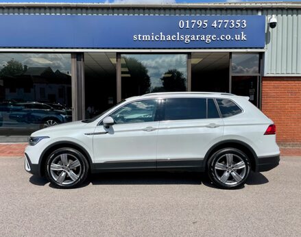Volkswagen Tiguan Allspace LIFE TSI DSG 11