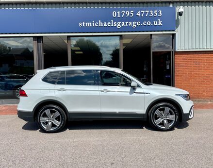 Volkswagen Tiguan Allspace LIFE TSI DSG 10