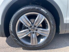 Volkswagen Tiguan Allspace LIFE TSI DSG 16