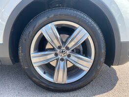 Volkswagen Tiguan Allspace LIFE TSI DSG 15