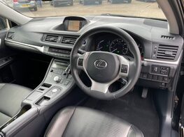 Lexus CT 200H ADVANCE 17
