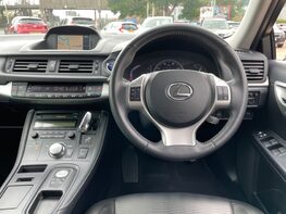 Lexus CT 200H ADVANCE 18