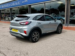 Ford Puma TITANIUM 8