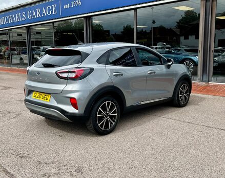 Ford Puma TITANIUM 8