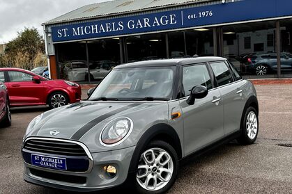 Mini Hatch COOPER