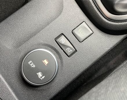 Renault Captur SIGNATURE X NAV TCE 41
