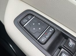 Renault Captur SIGNATURE X NAV TCE 48