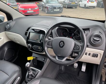 Renault Captur SIGNATURE X NAV TCE 17