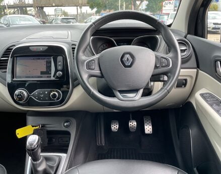 Renault Captur SIGNATURE X NAV TCE 18