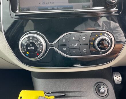 Renault Captur SIGNATURE X NAV TCE 37