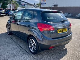 Kia Venga 3 9