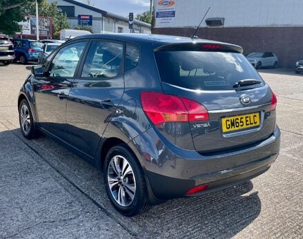 Kia Venga 3 9