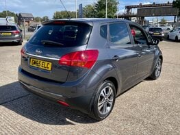 Kia Venga 3 8