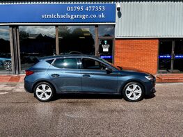 SEAT Leon ETSI FR DSG MHEV 10