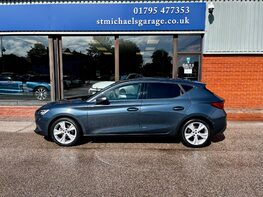 SEAT Leon ETSI FR DSG MHEV 11