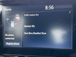 Toyota Yaris DESIGN FHEV 44