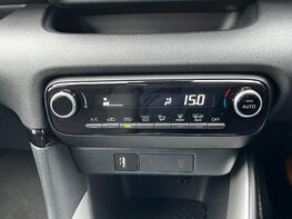 Toyota Yaris DESIGN FHEV 49