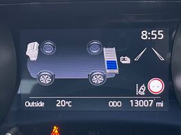 Toyota Yaris DESIGN FHEV 30