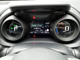 Toyota Yaris DESIGN FHEV 21