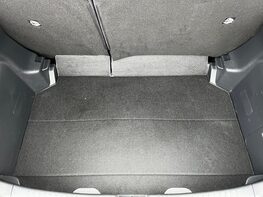 Toyota Yaris DESIGN FHEV 66